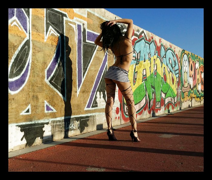 Девушки бывают разные