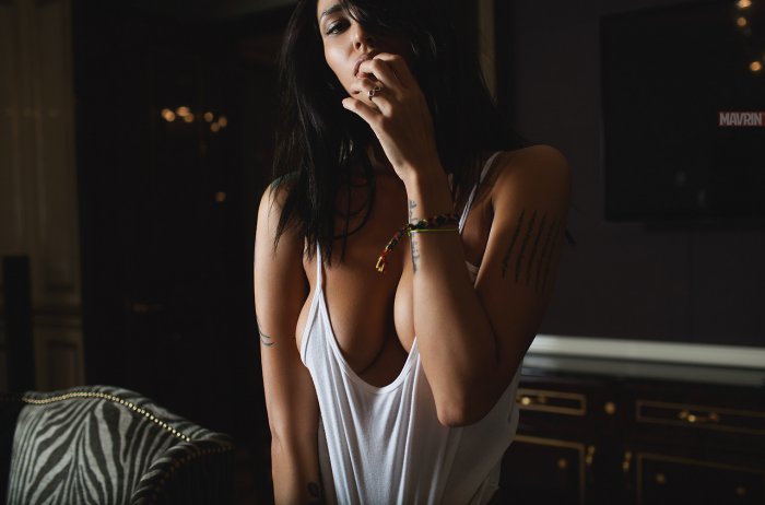 Девушки бывают разные