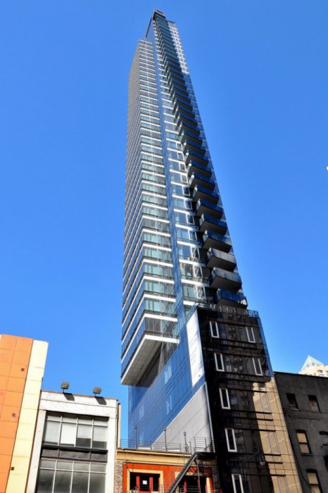 Небоскреб на пятачке