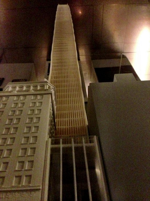 Небоскреб на пятачке