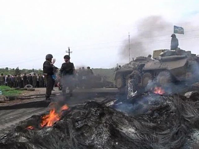 У телевышки в Славянске идет бой