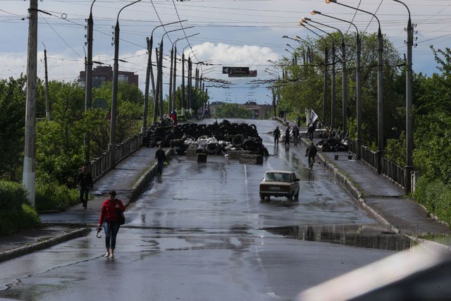 Самооборона Славянска ведет бои за телевышку и несколько блокпостов