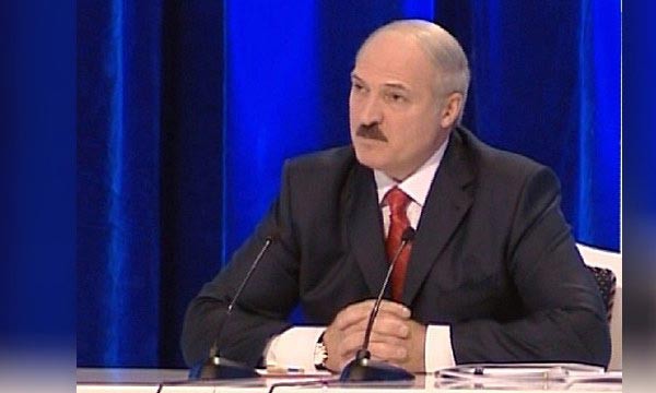 Лукашенко: Мы нашу Победу никому не отдадим