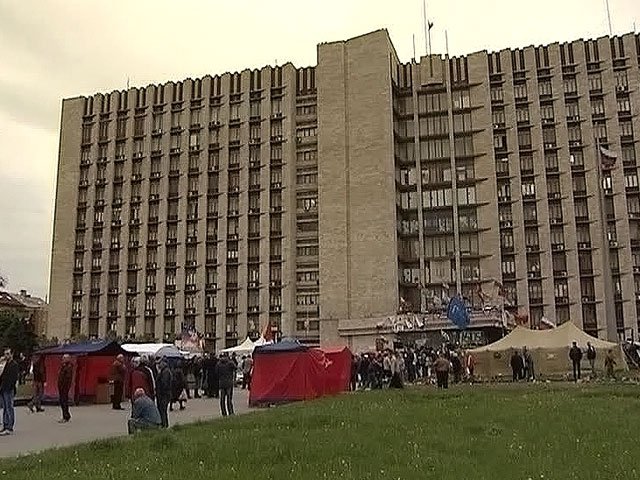 Донецк и Луганск не будут переносить референдум 11 мая