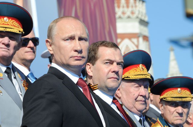 Путин: мы должны быть достойны подвигов своих предков Путин: мы должны быть достойны подвигов своих предков