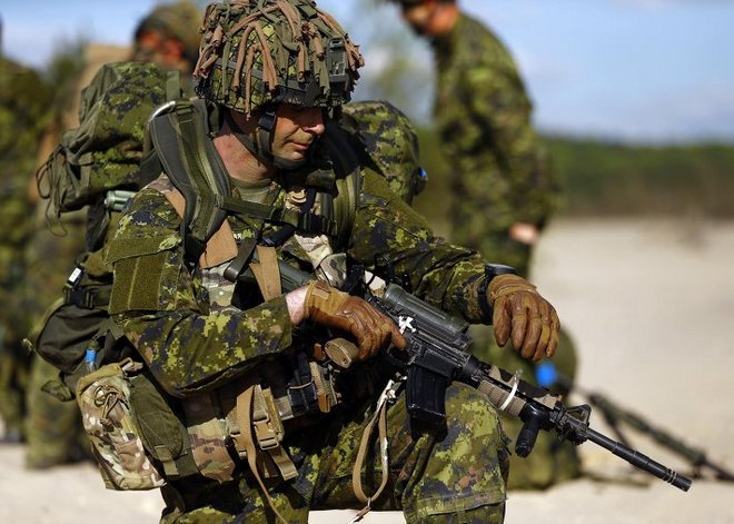 СМИ: в спецоперации Киева на востоке Украины участвуют около 400 американских солдат