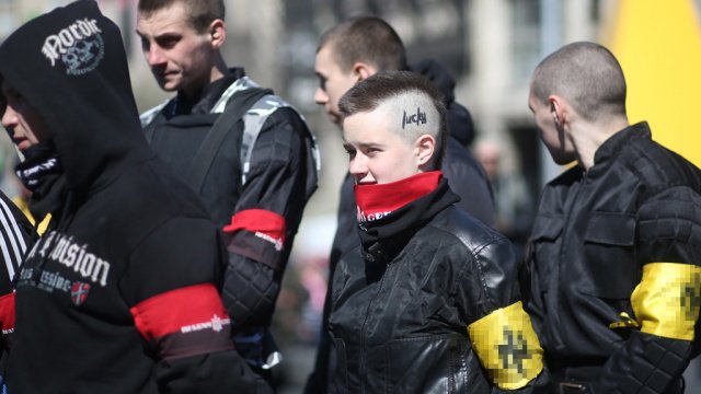 Американский журналист Роберт Пэрри: за украинскими карателями стоят США Американский журналист Роберт Пэрри: за украинскими карателями стоят США