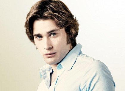 «Ведьмы Ист-Энда» приветствуют незнакомца