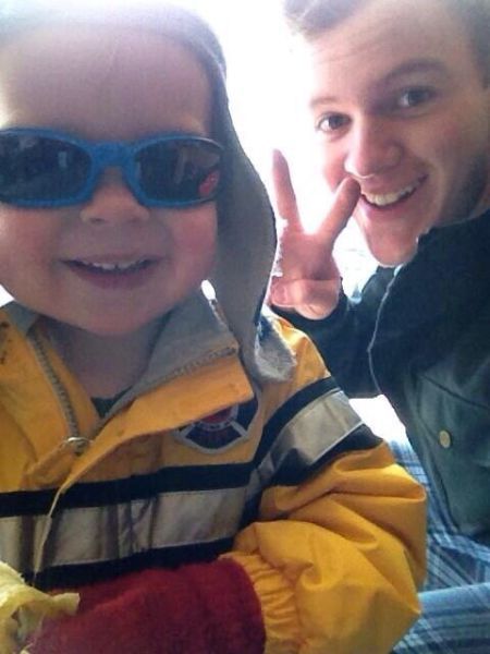 Пацан с бананом пошел в народ