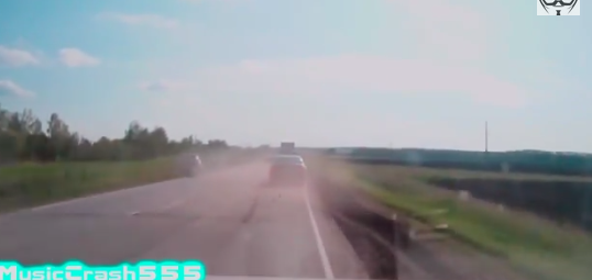 Опасный обгон на трассе