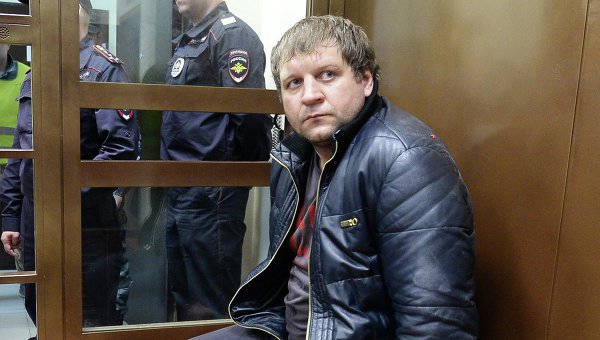 Емельяненко устроили очную ставку с потерпевшей Емельяненко устроили очную ставку с потерпевшей