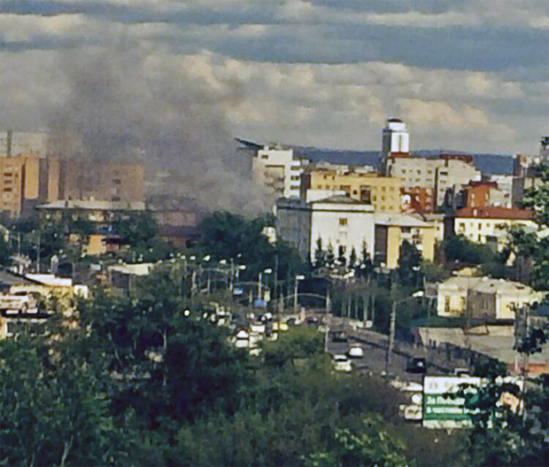 На Ленина 154 пожар. 2х этажный нежилой дом. Площадь 500м.кв.