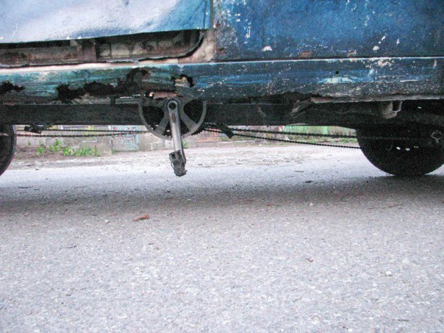  Заправлять машину? Не, не слышал