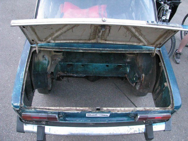  Заправлять машину? Не, не слышал