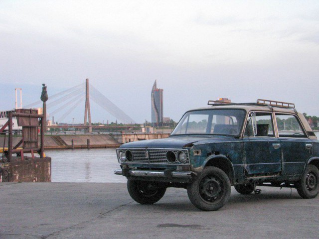  Заправлять машину? Не, не слышал