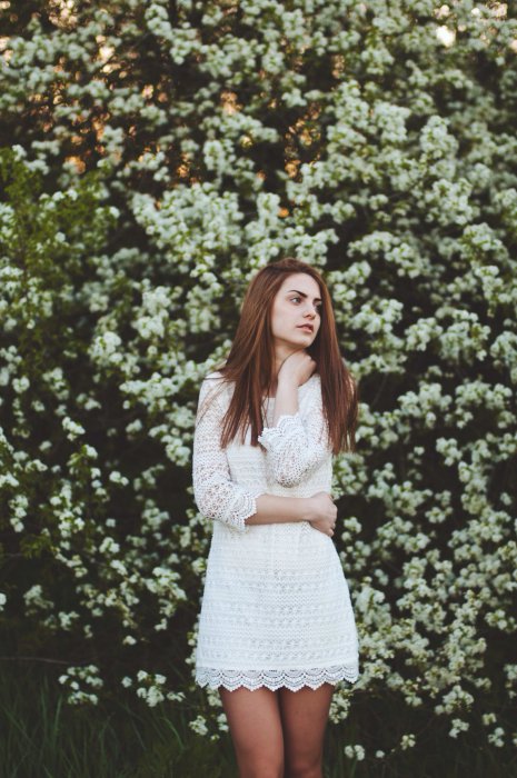 Девушки в платьях (61 фото)