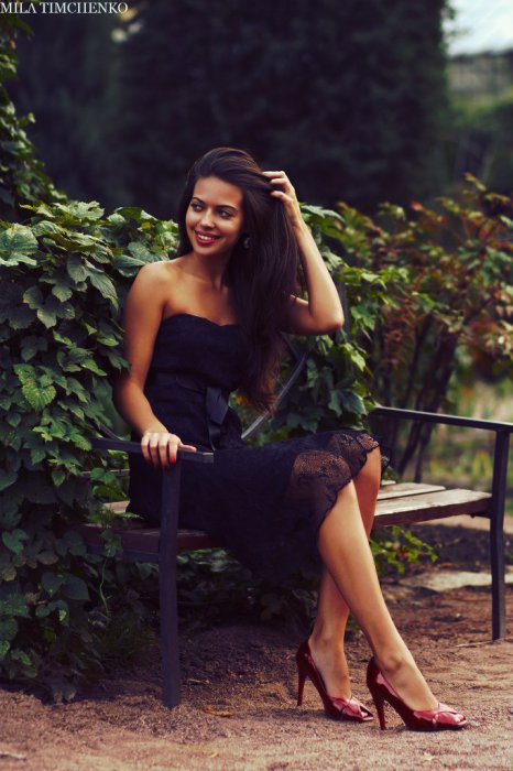 Девушки в платьях (61 фото)