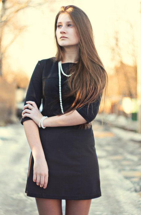 Девушки в платьях (61 фото)