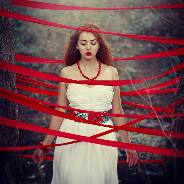 Девушки в платьях (61 фото)