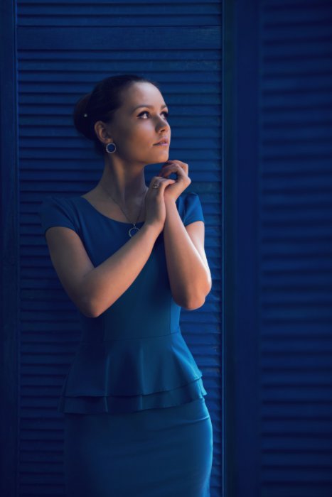 Девушки в платьях (61 фото)