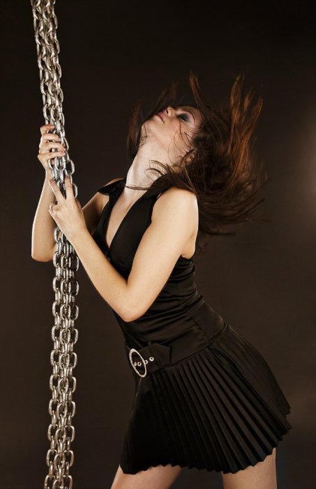 Девушки в платьях (61 фото)