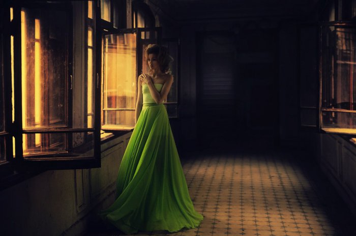 Девушки в платьях (61 фото)