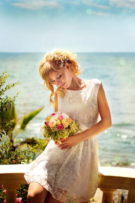 Девушки в платьях (61 фото)