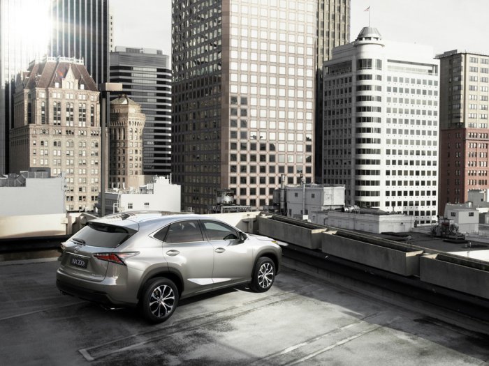 Lexus привезет компактный кроссовер NX в Россию