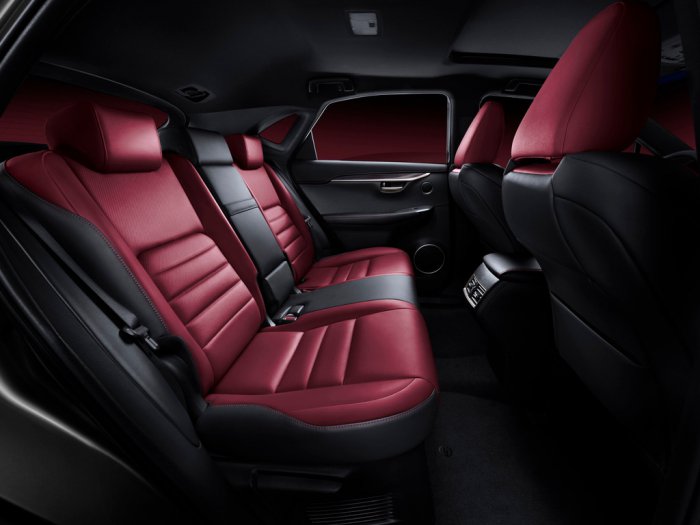 Lexus привезет компактный кроссовер NX в Россию