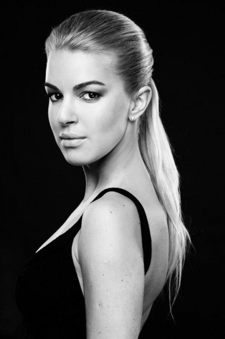 Стриптизерка Полина из сериала "Физрук"