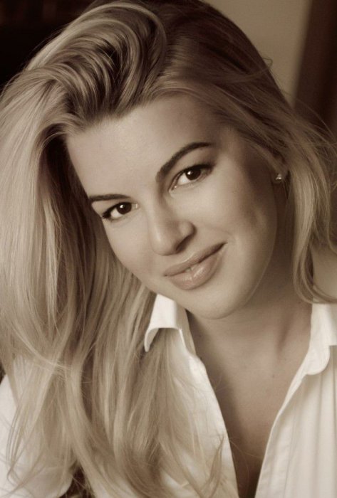 Стриптизерка Полина из сериала "Физрук"