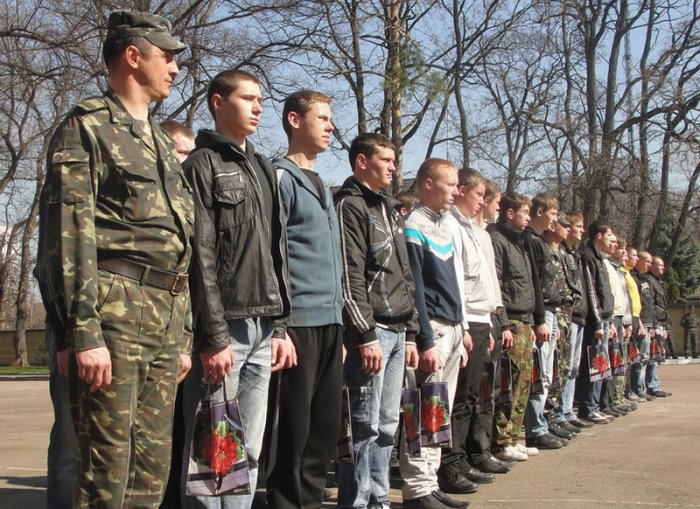 На Украине призывники могут откупиться от отправки на Донбасс за $500