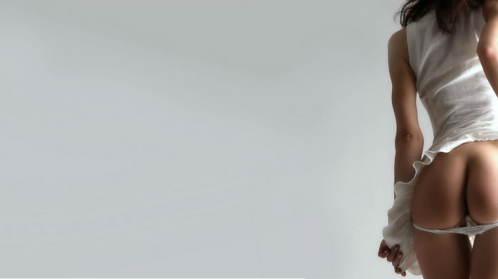 Обои на рабочий стол / Wallpack girl 129 (18+)