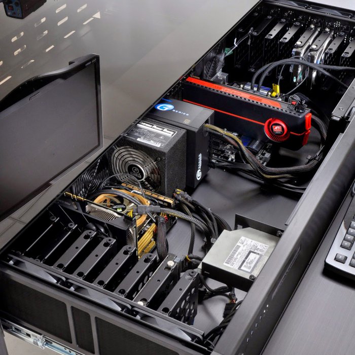 Новый форм-фактор корпуса для компьютера - стол!