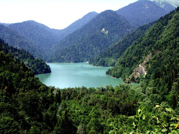 Песков: Кремль не рассматривает присоединение Абхазии к России