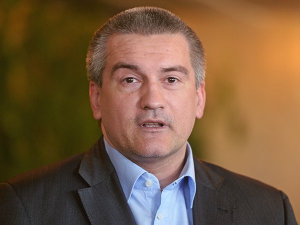 Скандал в Крыму: Аксенов посоветовал главе Минздрава уволиться Скандал в Крыму: Аксенов посоветовал главе Минздрава уволиться