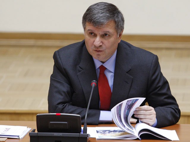 Пока Порошенко обещает мир, Аваков готовит всё МВД к боевым действиям Пока Порошенко обещает мир, Аваков готовит всё МВД к боевым действиям
