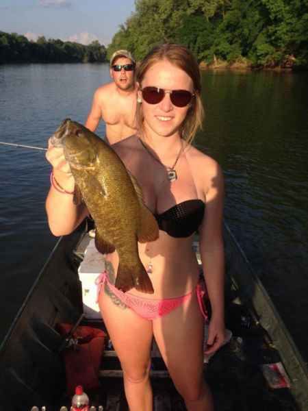 Рыбачим с девчонками! (69 фото)