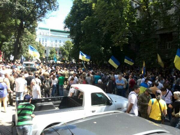 Батальоны просят огня: украинским боевикам надоело сидеть в окопах впроголодь