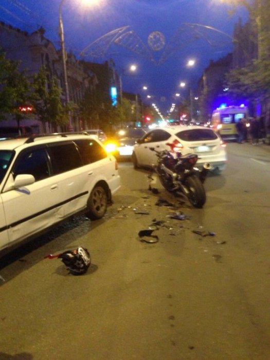 На проспекте Мира в Красноярске погиб мотоциклист