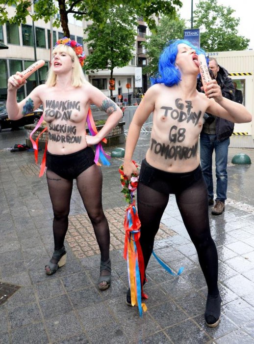 FEMEN отсосали Путину