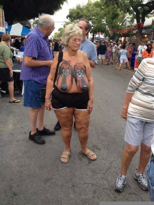 Улыбчивая на вторник 18+