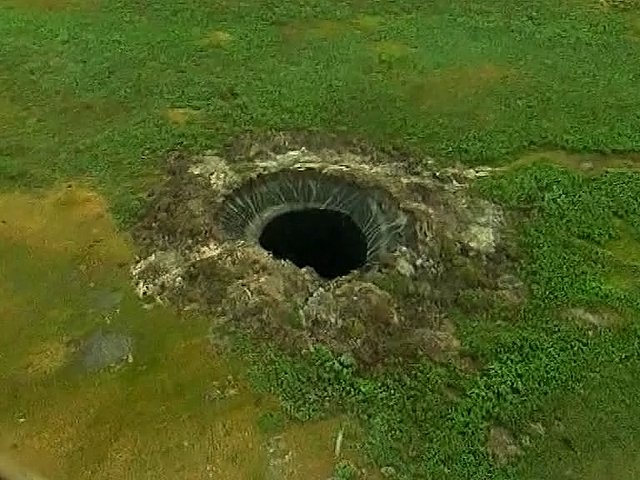 Ученые изучают ямальскую "черную дыру"