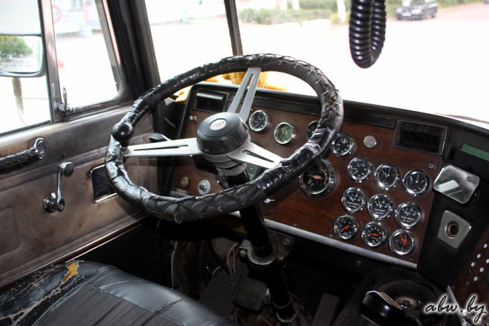 Крепкий американский тягач по цене нового "бюджетника". Мнение владельца Peterbilt 362