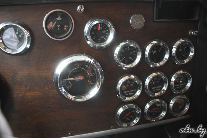 Крепкий американский тягач по цене нового "бюджетника". Мнение владельца Peterbilt 362