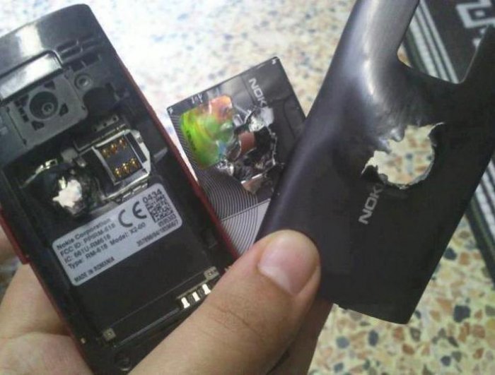 Старенький телефон Nokia спас жизнь владельцу