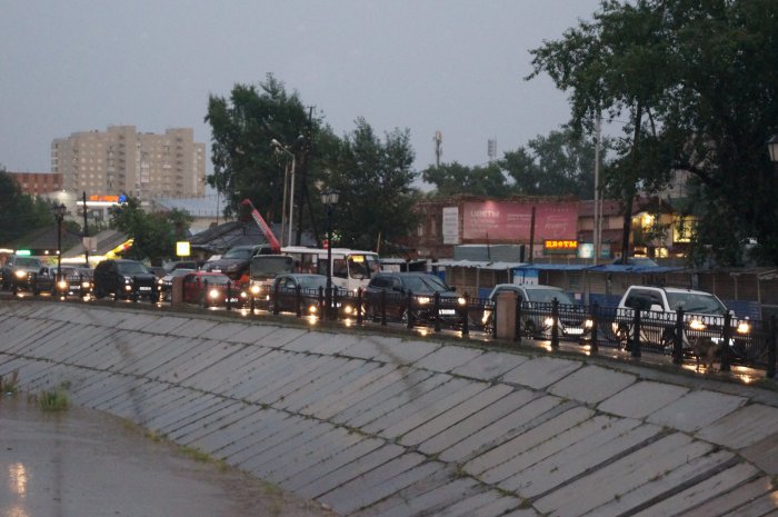 Потоп в Красноярске(перекресток Республики - Обороны)
