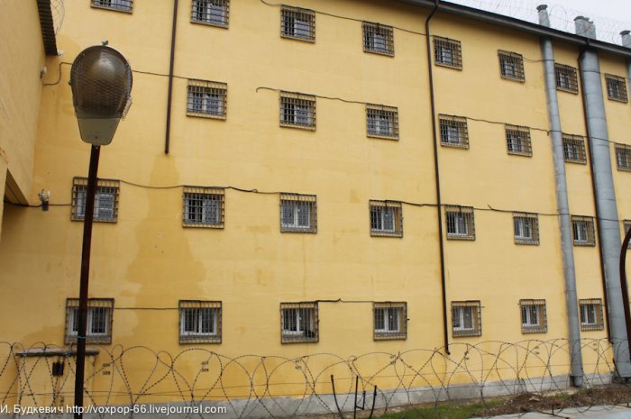 В камере женского СИЗО (29 фото)