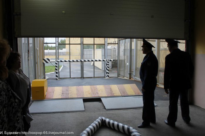 В камере женского СИЗО (29 фото)