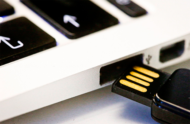 Новый вирус заражает компьютеры через USB